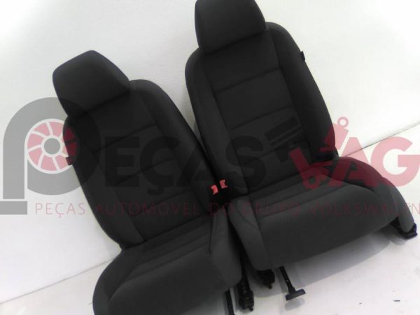 Conjunto de bancos frente e trás VW GOLF V 2005 1K4881105LE_1K4881106LE CINZENTO