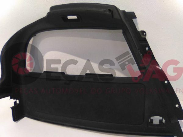 Forra Lateral da mala esquerda AUDI A3 (8L1) 2002 8L3863879B preto