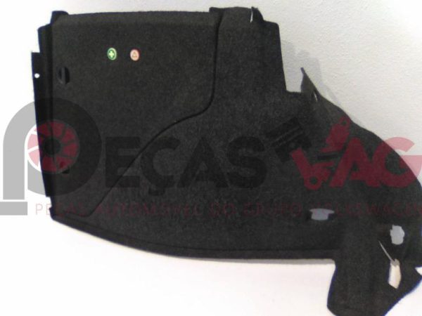 Forra Lateral da mala esquerda VW GOLF IV 2001 1J6867427K preto