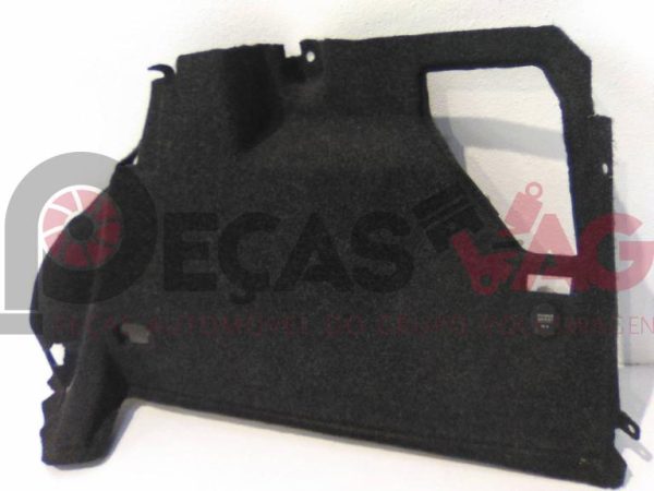 Forra Lateral da mala direita VW GOLF IV 2002 1J6867428K preto