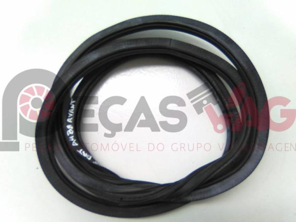 Borracha de  carroçaria porta trás direita AUDI A4 Avant (8K5, B8) 2010 8K9833721E preto